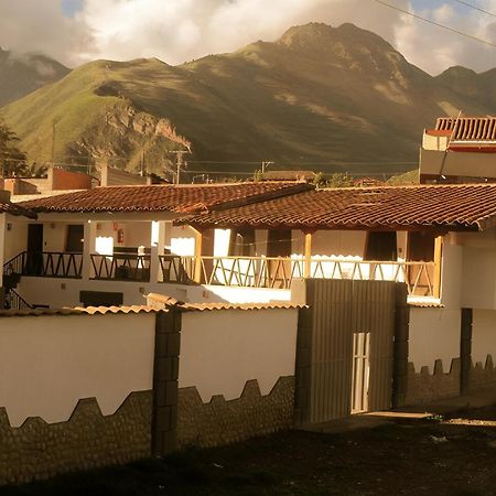 Hana'Q Hostel En El Valle Sagrado, Junto Al Rio Vilcanota Урубамба Экстерьер фото