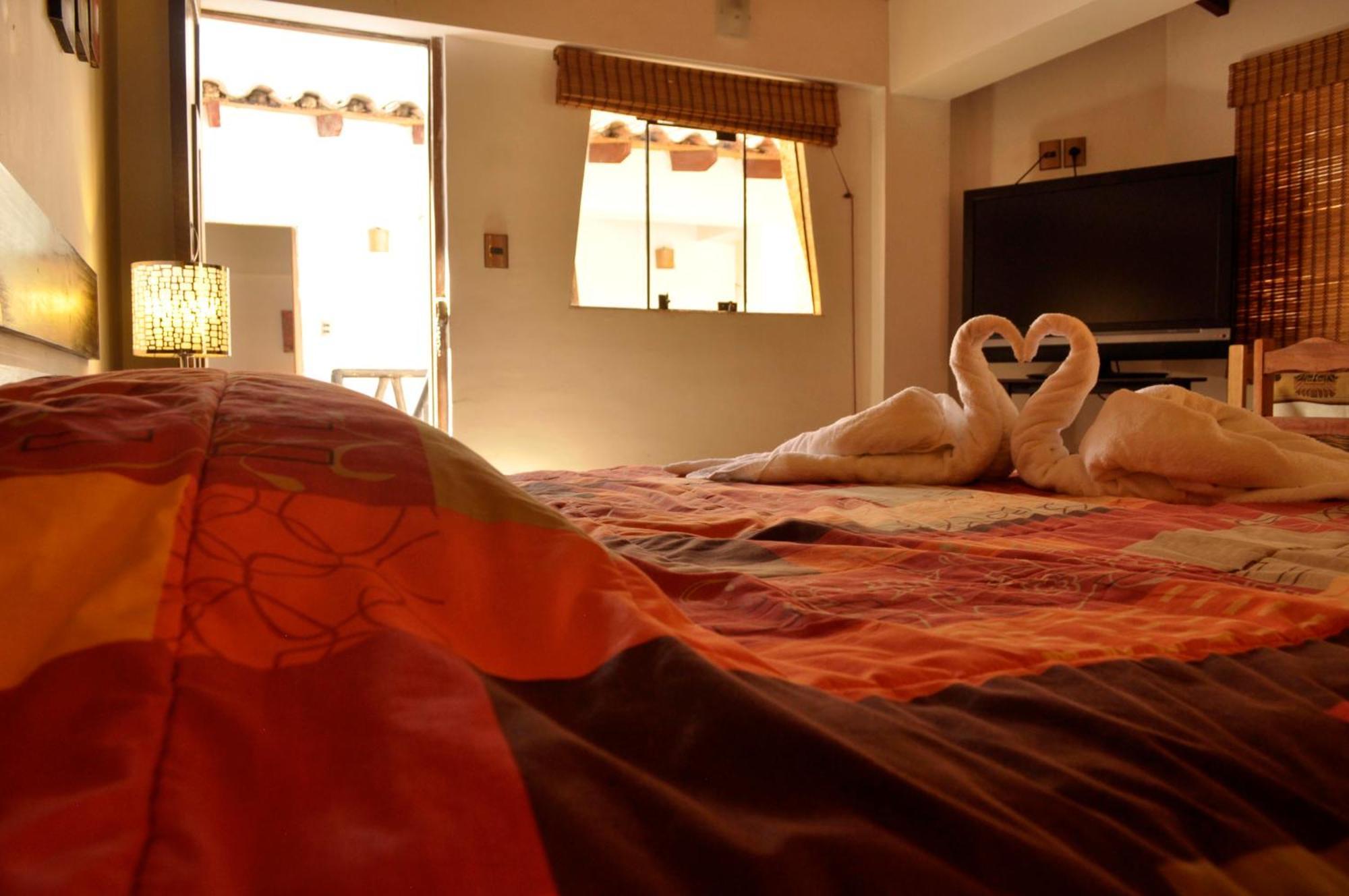 Hana'Q Hostel En El Valle Sagrado, Junto Al Rio Vilcanota Урубамба Экстерьер фото